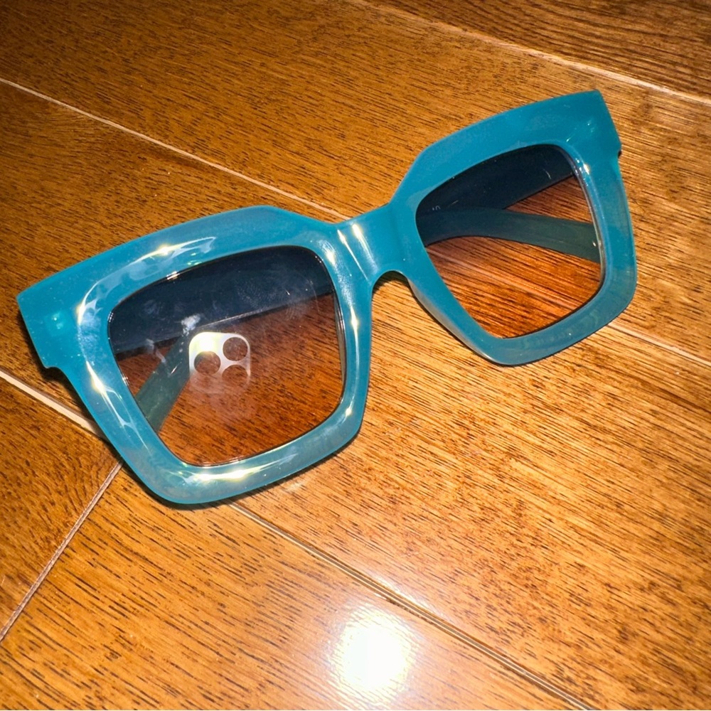 Square frame sunglasses
